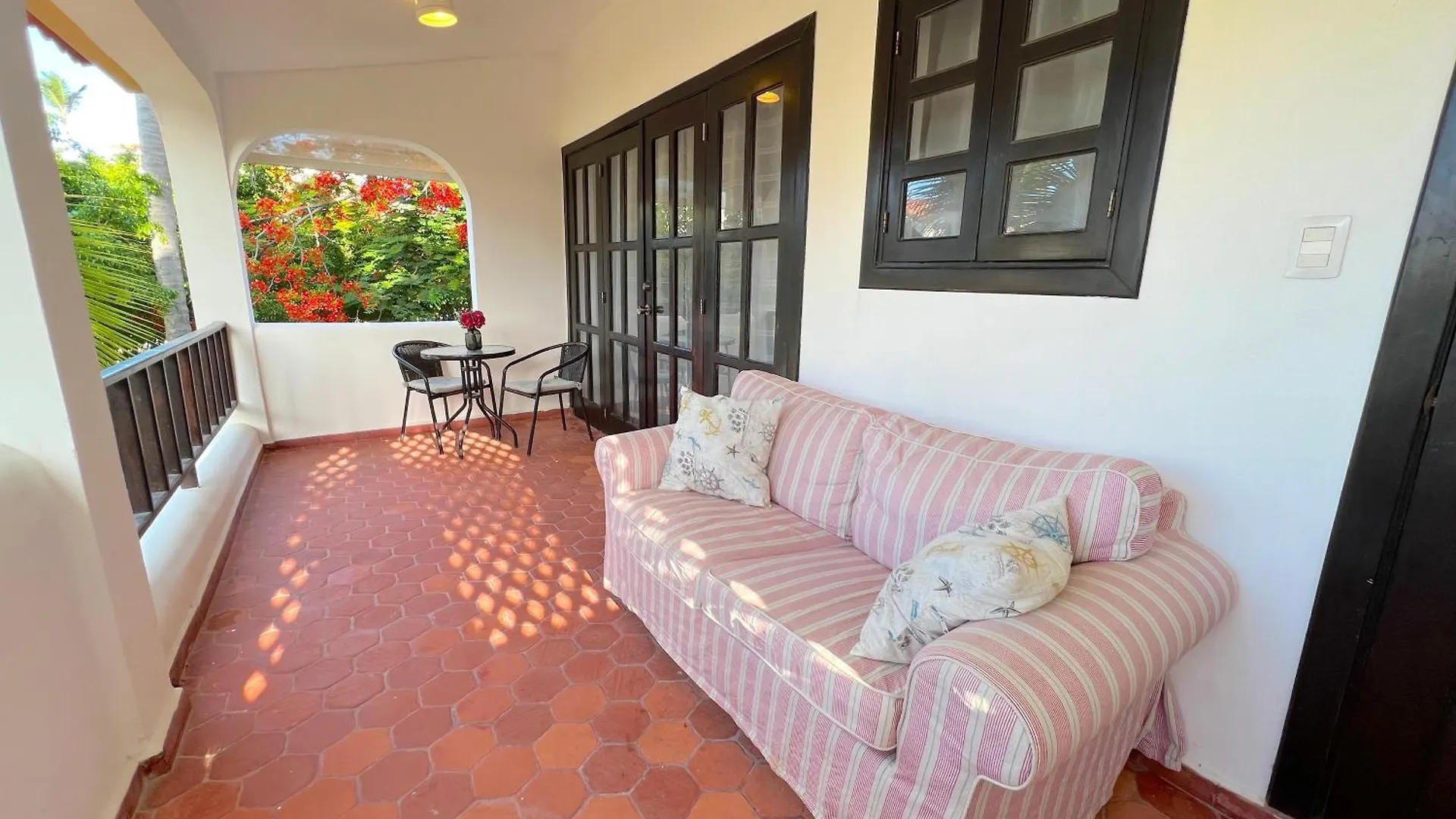 Los Corales Villas And Suites - Beach Club, Spa, Restaurants Punta Cana Hotel