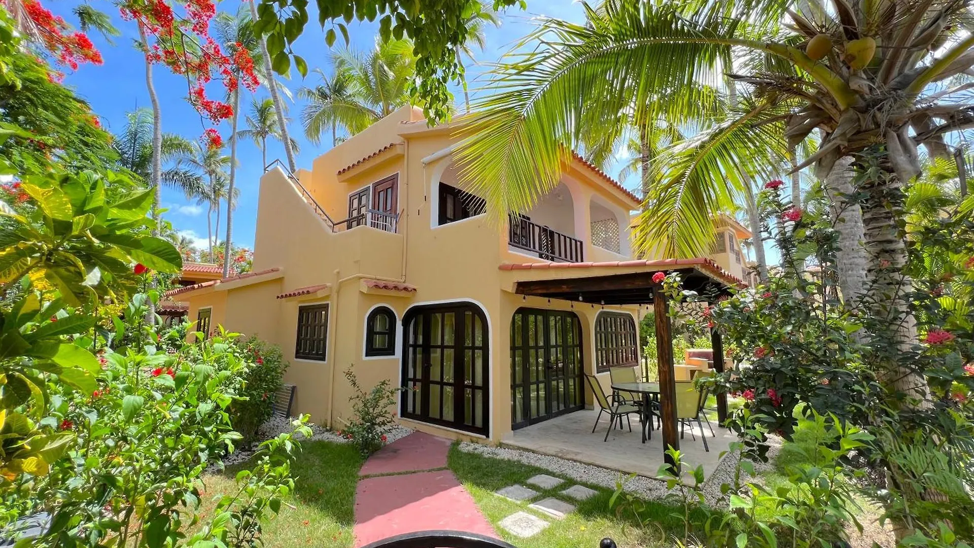 Los Corales Villas And Suites - Beach Club, Spa, Restaurants Punta Cana 5*,