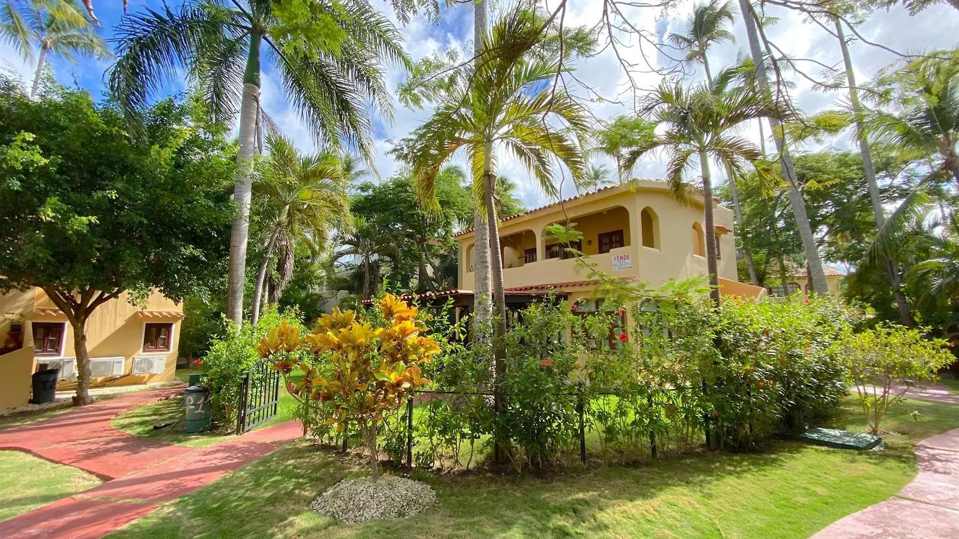 Los Corales Villas And Suites - Beach Club, Spa, Restaurants Punta Cana 5*,