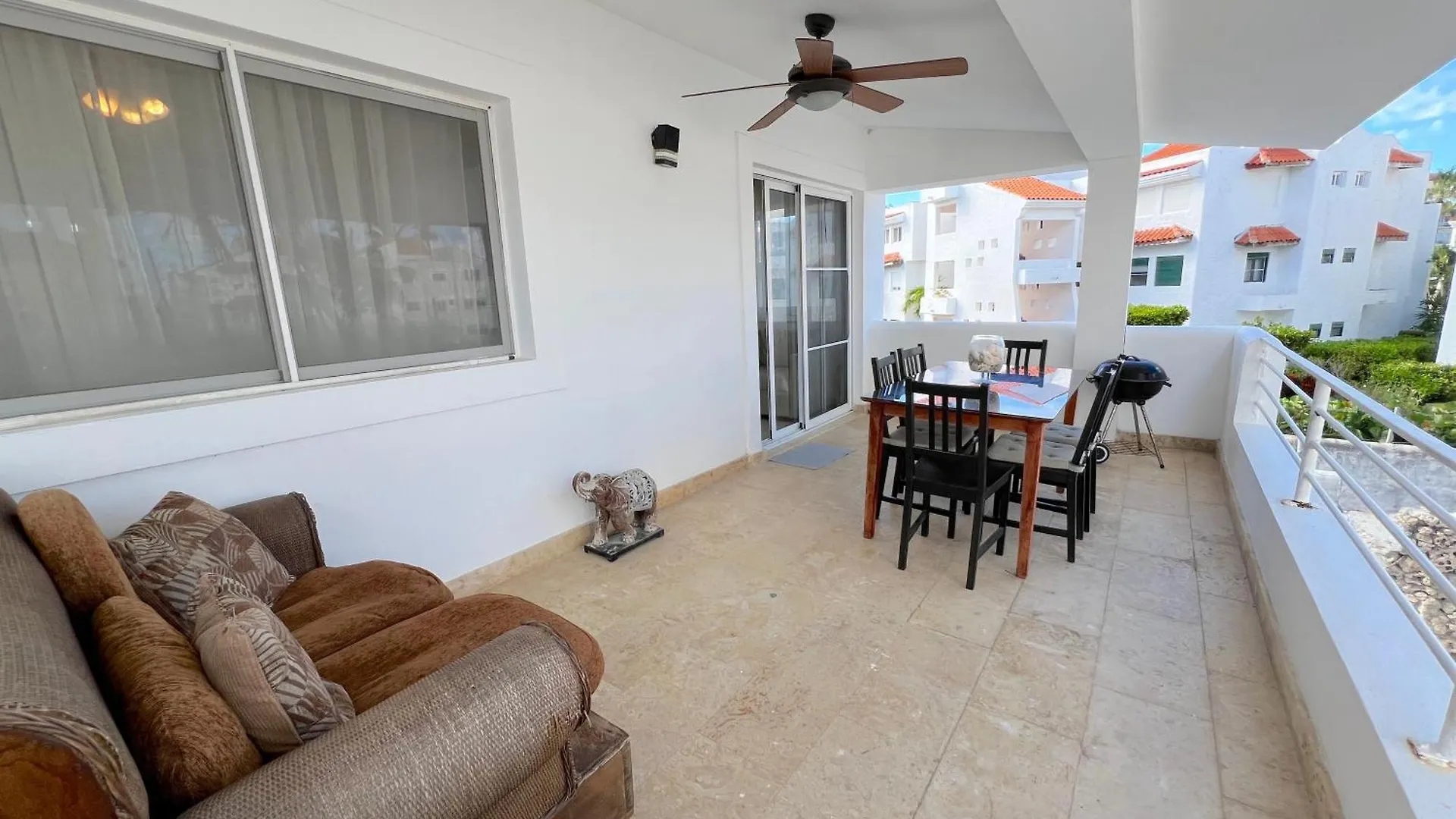 Los Corales Villas And Suites - Beach Club, Spa, Restaurants Punta Cana Hotel
